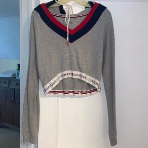 Tommy Hilfiger cropped logo hoodie